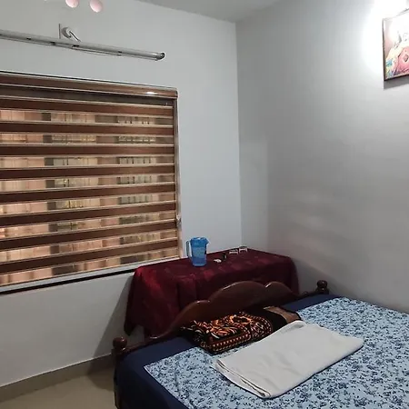 Koonamparayil Home Stay Munnar Anaviratty-Family Only Exterior photo