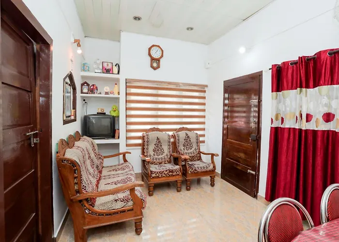 Koonamparayil Home Stay Munnar Anaviratty-Family Only
