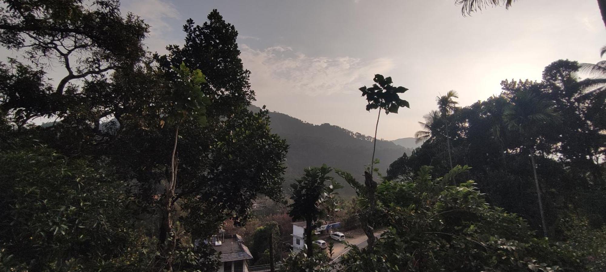 Farm stay Koonamparayil Munnar Anaviratty-family Only *