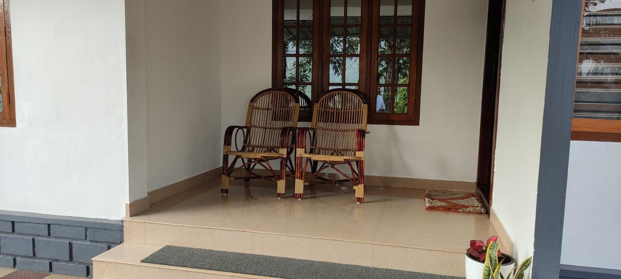 Koonamparayil Munnar Anaviratty-family Only