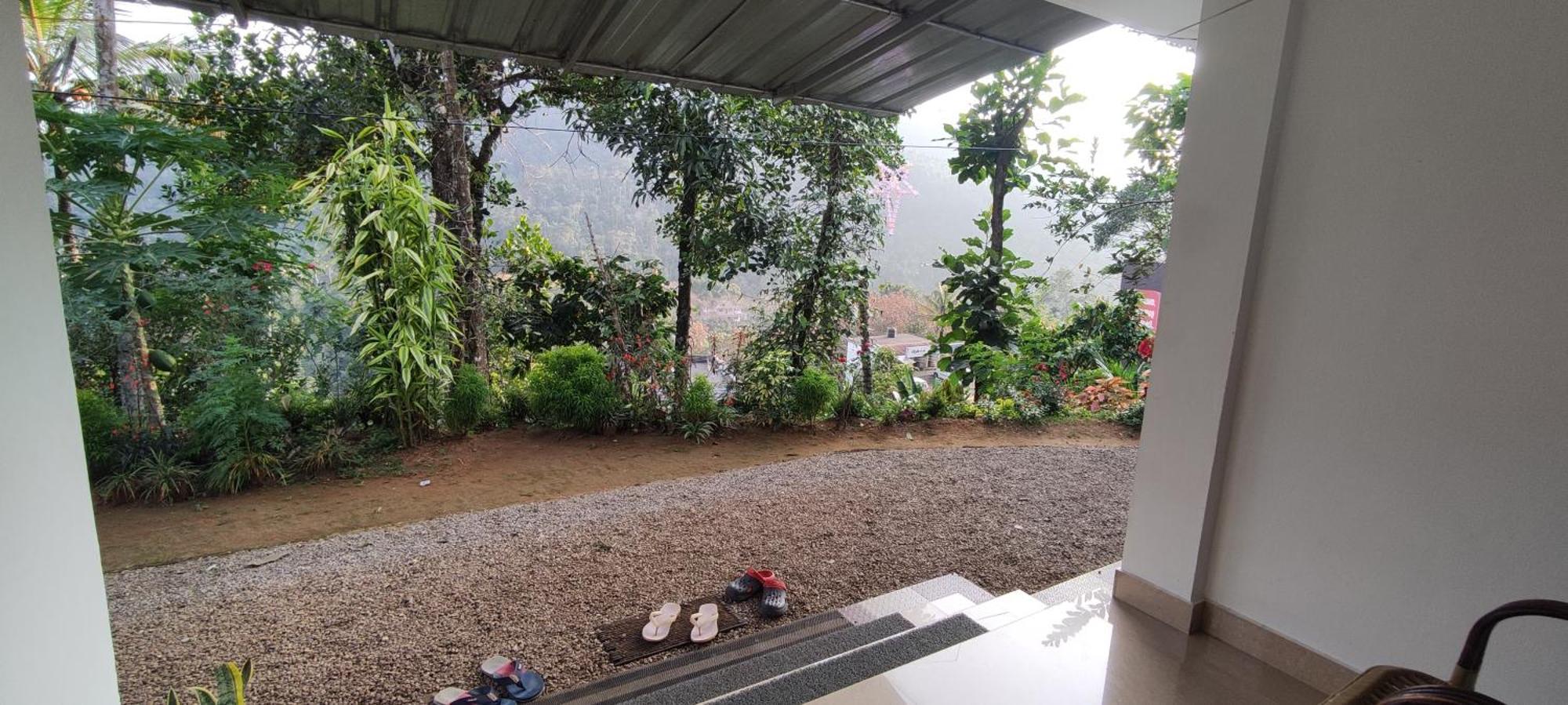 Farm stay Koonamparayil Munnar Anaviratty-family Only Anaviratty